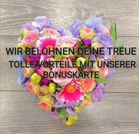 &lt;img src=&quot;bild.jpg&quot; alt=&quot;Gestecktes Herz aus bunten Rosen, kunstvoll arrangiert&quot;&gt; &lt;img src=&quot;bild.jpg&quot; alt=&quot;Herzf&ouml;rmiges Blumenarrangement aus verschiedenfarbigen Rosen&quot;&gt; &lt;img src=&quot;bild.jpg&quot; alt=&quot;Gestecktes Herz aus Rosen in leuchtenden Farben&quot;&gt;