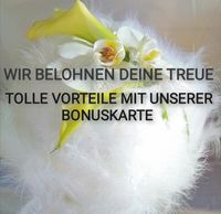 &lt;img src=&quot;bild.jpg&quot; alt=&quot;Blumenkugel aus Calla und Federn, kunstvoll gebunden&quot;&gt; &lt;img src=&quot;bild.jpg&quot; alt=&quot;Kunstvoll gebundene Blumenkugel aus wei&szlig;en Calla und Federn&quot;&gt; &lt;img src=&quot;bild.jpg&quot; alt=&quot;Besonders gebundene Blumenkugel mit Calla und Federn&quot;&gt;