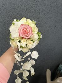 &lt;img src=&quot;brautstrauss.jpg&quot; alt=&quot;Romantischer Brautstrau&szlig; mit rosa und wei&szlig;en Blumen, in flie&szlig;ender Form gebunden&quot; /&gt; &lt;img src=&quot;brautstrauss.jpg&quot; alt=&quot;Stilvoller Brautstrau&szlig; aus rosa und wei&szlig;en Blumen, in abflie&szlig;endem Design&quot; /&gt;