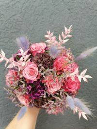 &lt;img src=&quot;brautstrauss.jpg&quot; alt=&quot;Brautstrau&szlig; mit rosa und lila Blumen, kombiniert mit frischen und Trockenblumen&quot; /&gt; &lt;img src=&quot;brautstrauss.jpg&quot; alt=&quot;Eleganter Brautstrau&szlig; aus rosa und lila Blumen, verziert mit Trockenblumen&quot; /&gt; &lt;img src=&quot;brautstra